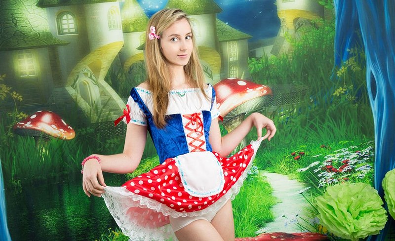 Алиса, 23